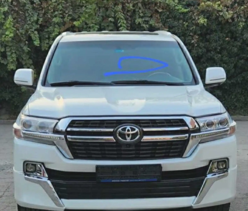 Лобовое стекло от Land Cruiser FJ200